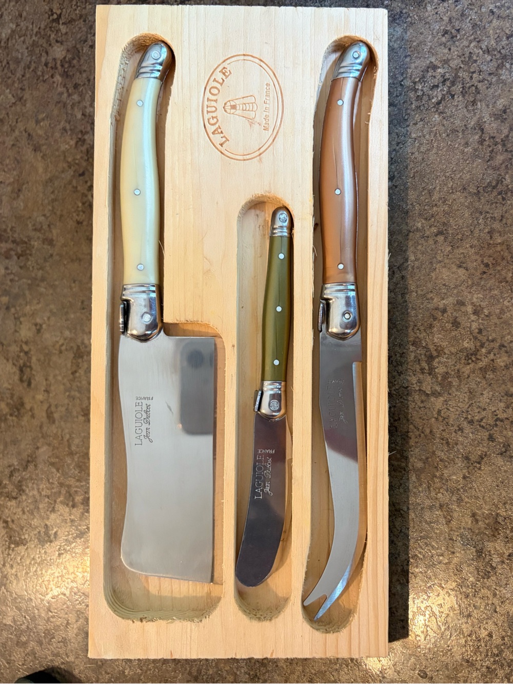 Laguiole 3-Piece Cheese Knife Set - Cream, Olive, Brown Handles